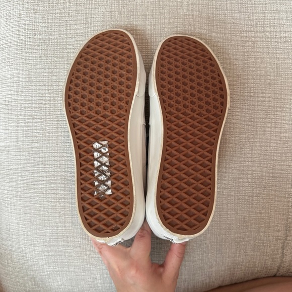 Vans Women’s Dawn Gray Platform Hightop Sneaker 10 - Picture 2 of 4